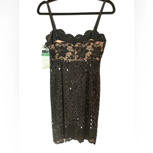 Adrianna Papell sequin and lace dress - Picture 2 of 9